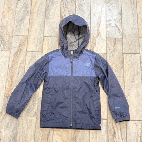 The North Face boys youth XS (6) navy Dryvent waterproof coat